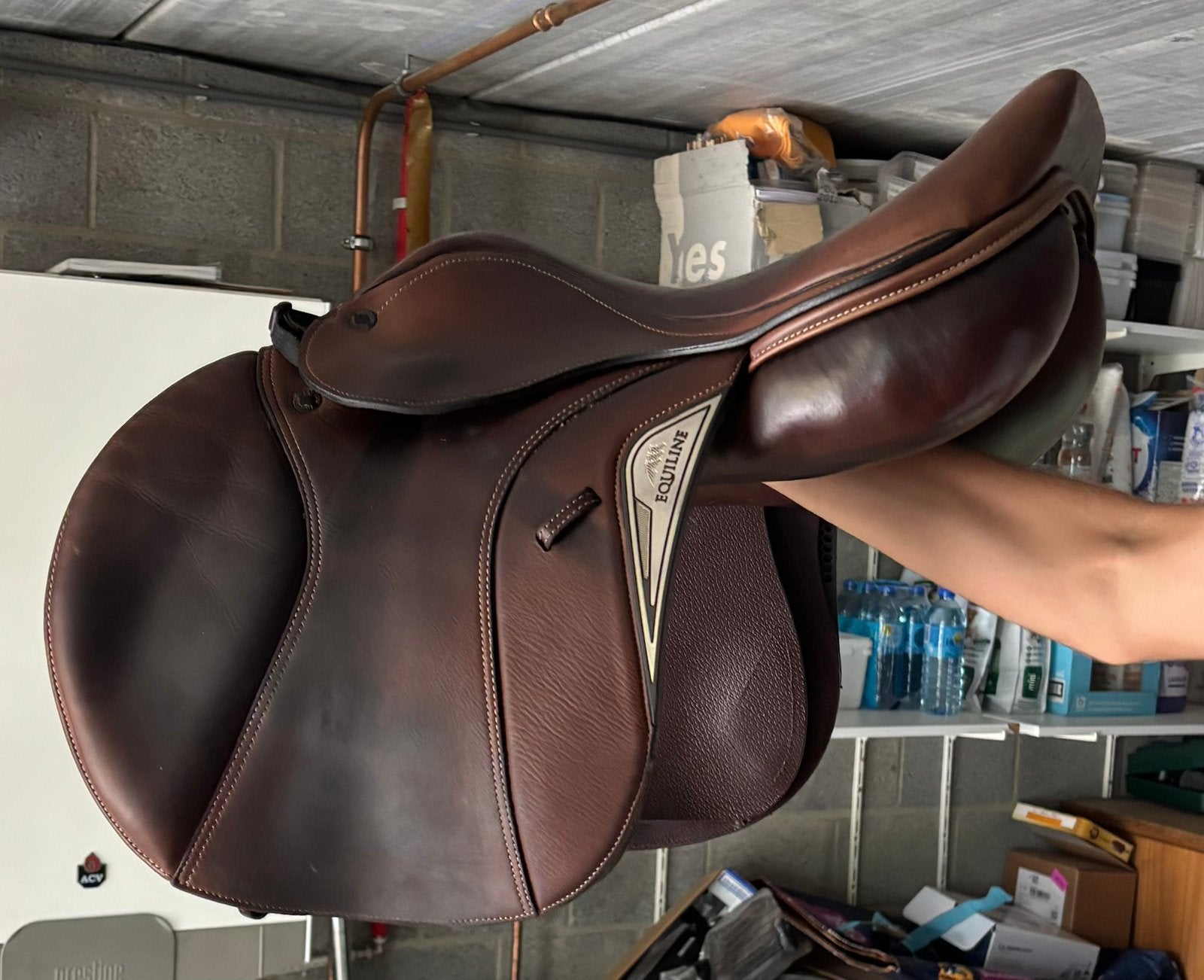 Springzadel equiline te koop, Ophalen, M (17 inch), Middel, Inclusief zadelhoes