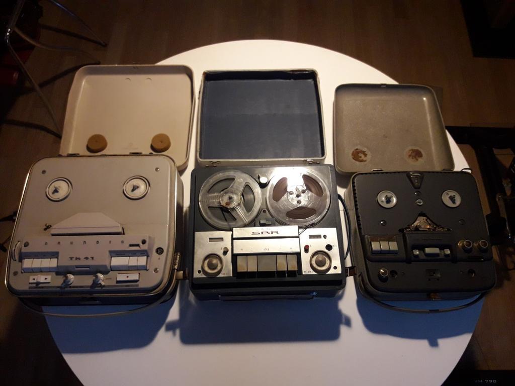 Set van 3 draagbare bandrecorders uit de jaren 50/60, Ophalen