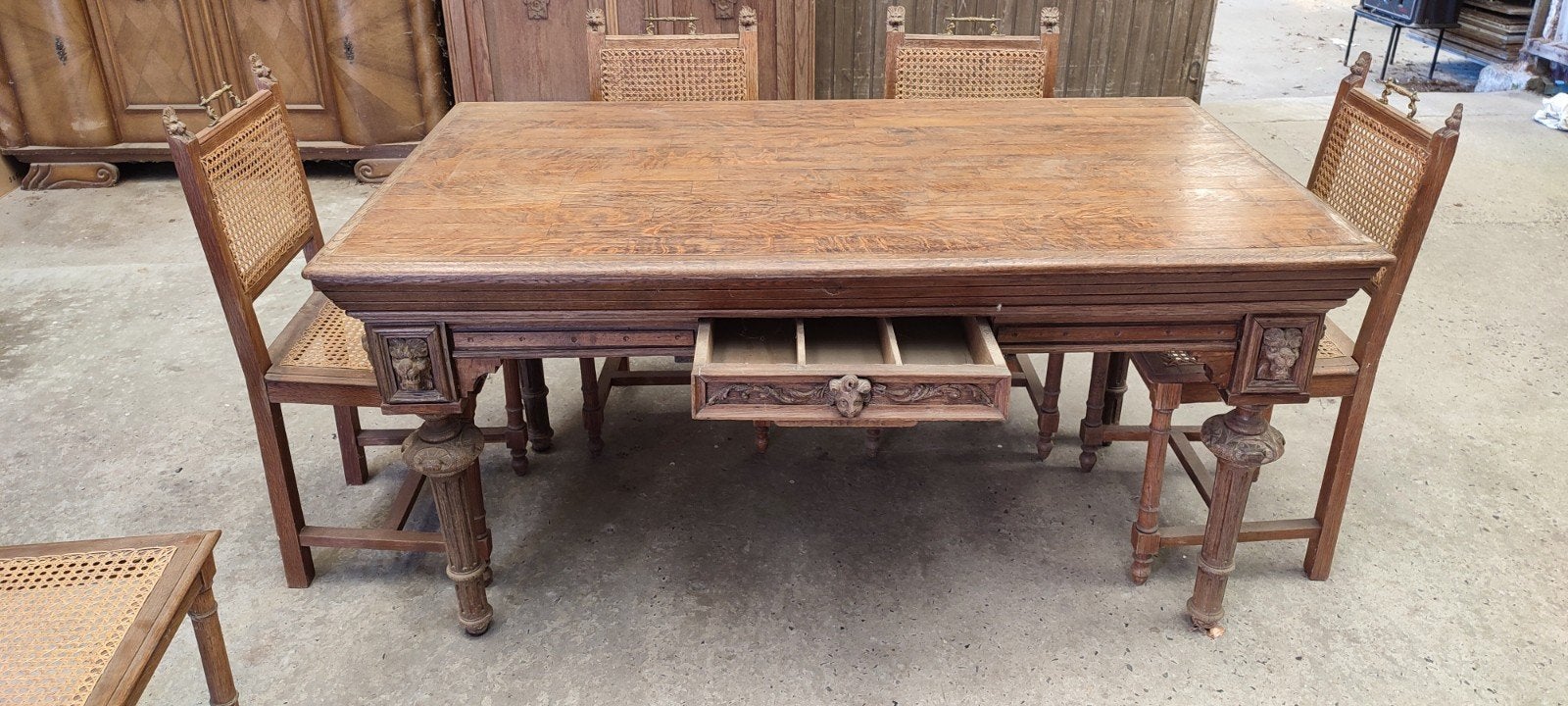 Eiken tafel+ bijhorende stoelen, Ophalen