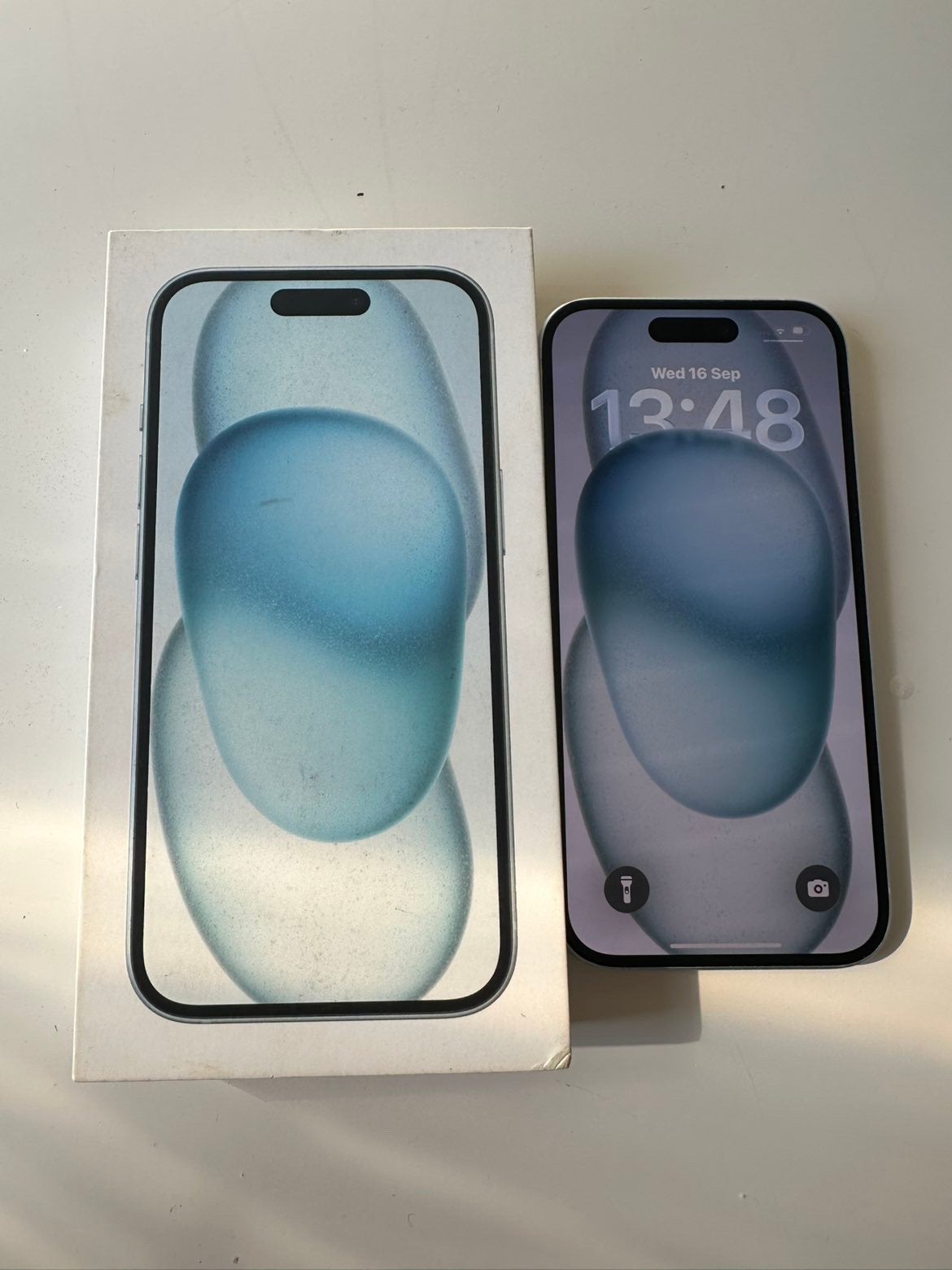 Iphone 15, Avec simlock (verrouillage SIM), 128 GB, IPhone 15, 77 %