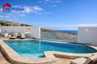 Belle finca à vendre avec 7 appartements sur la côte de Tene
