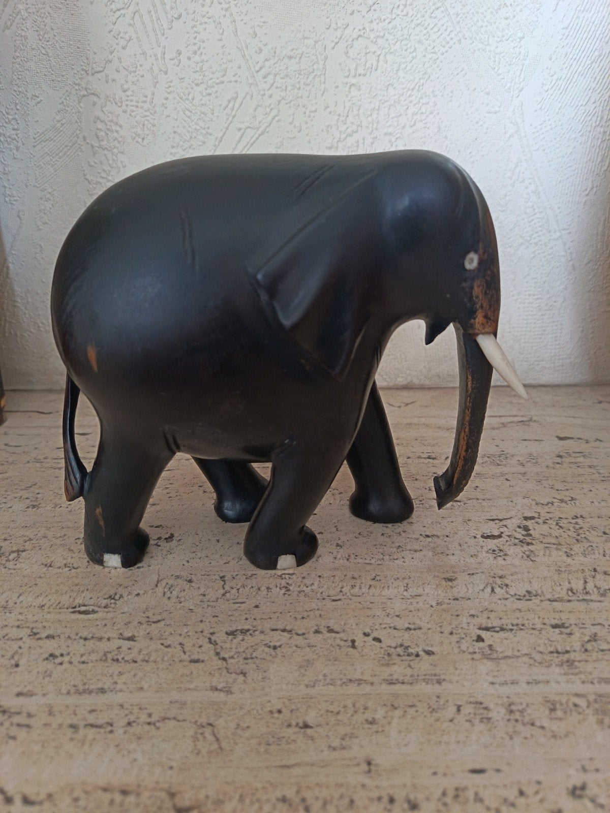 Éléphant Anglo indien en bois d'ébène 1950s, Enlèvement ou Envoi, Bois