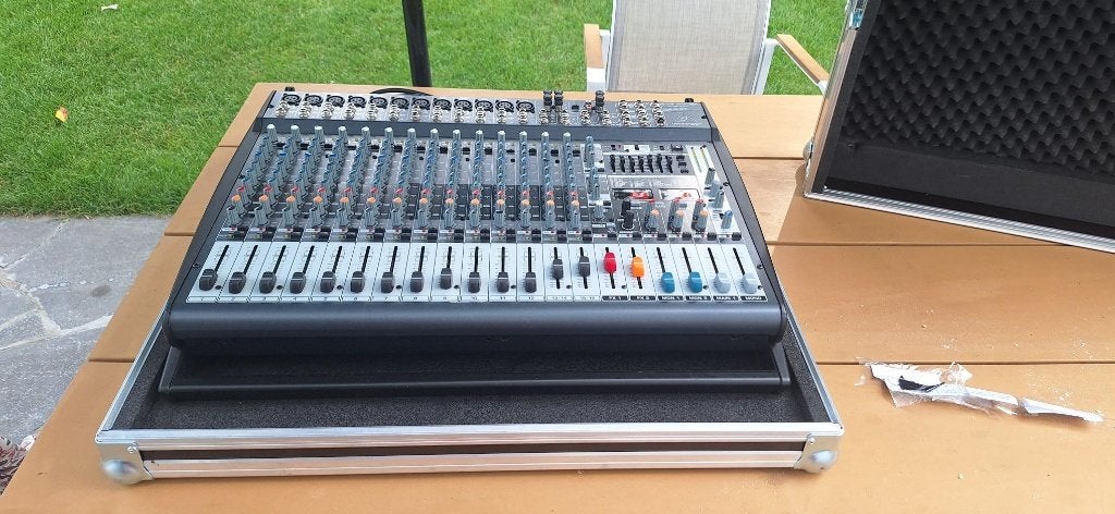 Set PMP6000 in flightcase, Muziek en Instrumenten, Ophalen, Zo goed als nieuw, Dj-set, Behringer