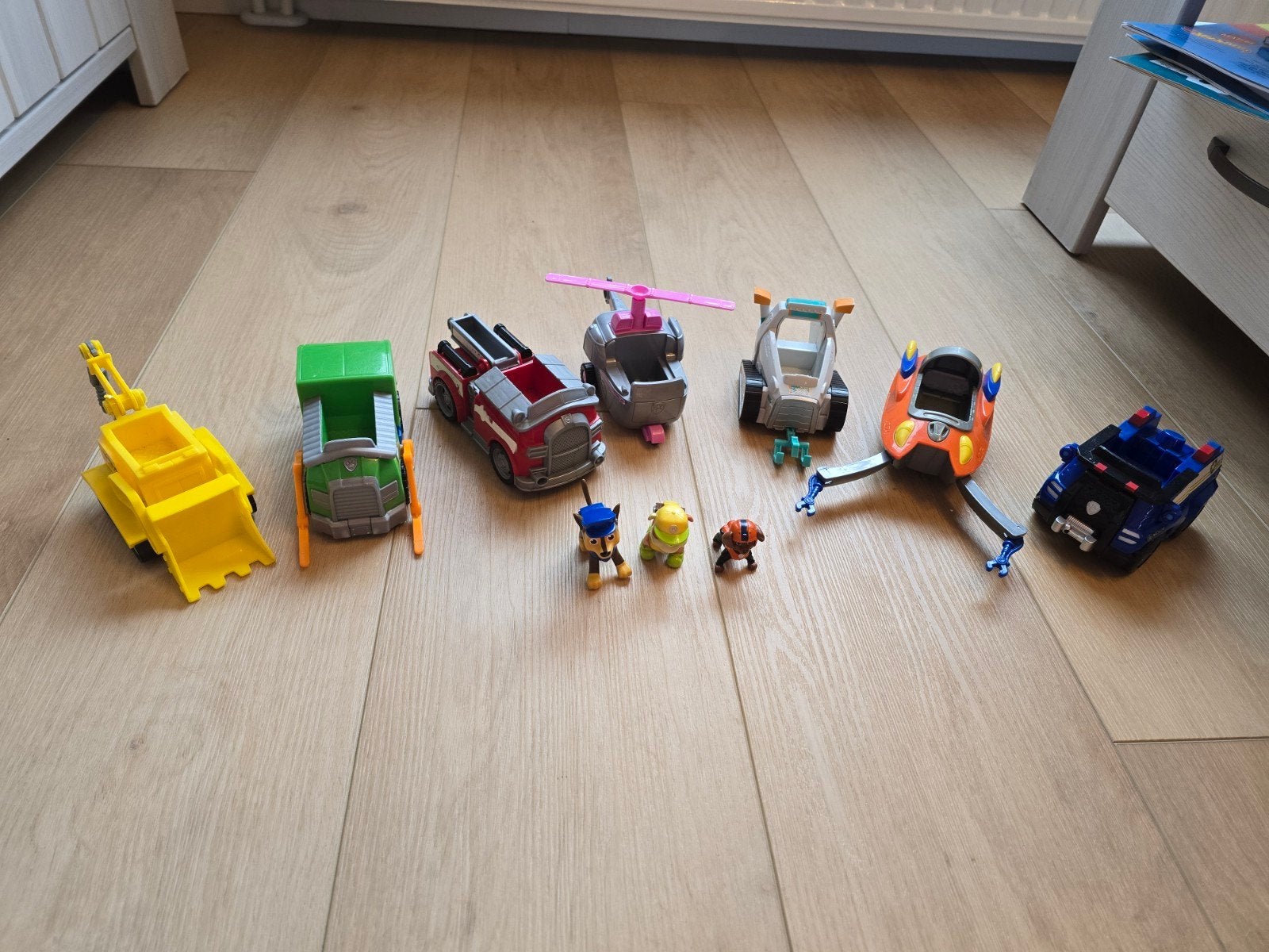paw patrol autos met 3 poppetjes, Ophalen of Verzenden