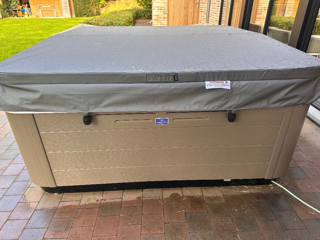 Jaccuzi Villeroy &Boch, Tuin en Terras, Ophalen, Nieuw