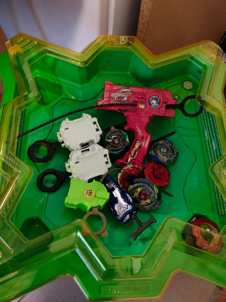 Beyblades, Verzamelen, Speelgoed, Ophalen, Gebruikt