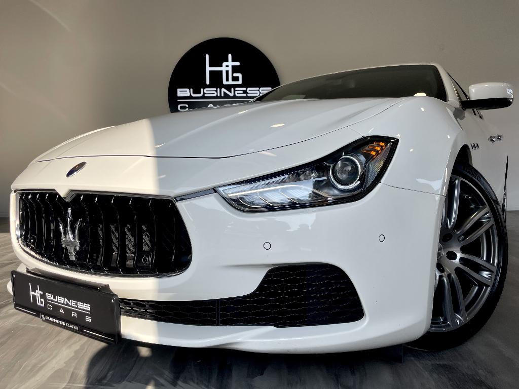 Maserati Ghibli 3.0 D/ TOIT OUVRANT/ ACTIVE SOUND/CUIR/XÉNON, Auto's, Maserati, Automaat, Zwart, Leder, Bedrijf