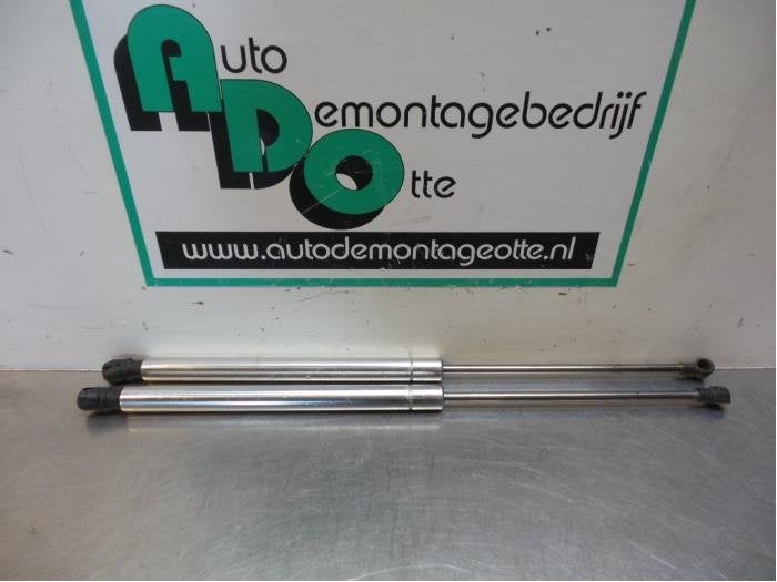 Set Gasdempers Achterklep van een Volkswagen Golf (Golf 97-), Gebruikt, -, Volkswagen, -