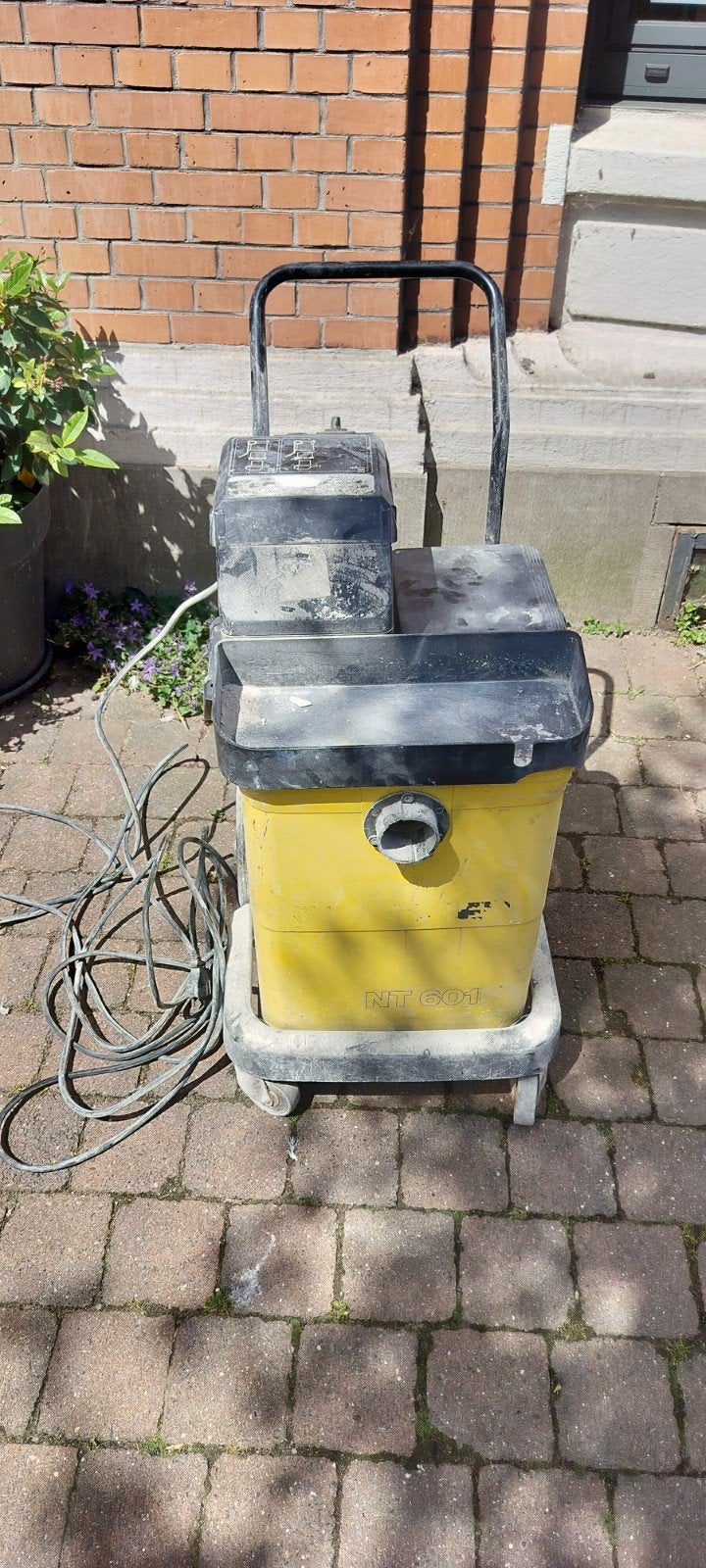 Aspirateur à eau Karcher, Bricolage & Construction, Matériel de nettoyage, Enlèvement, Aspirateur d'eau