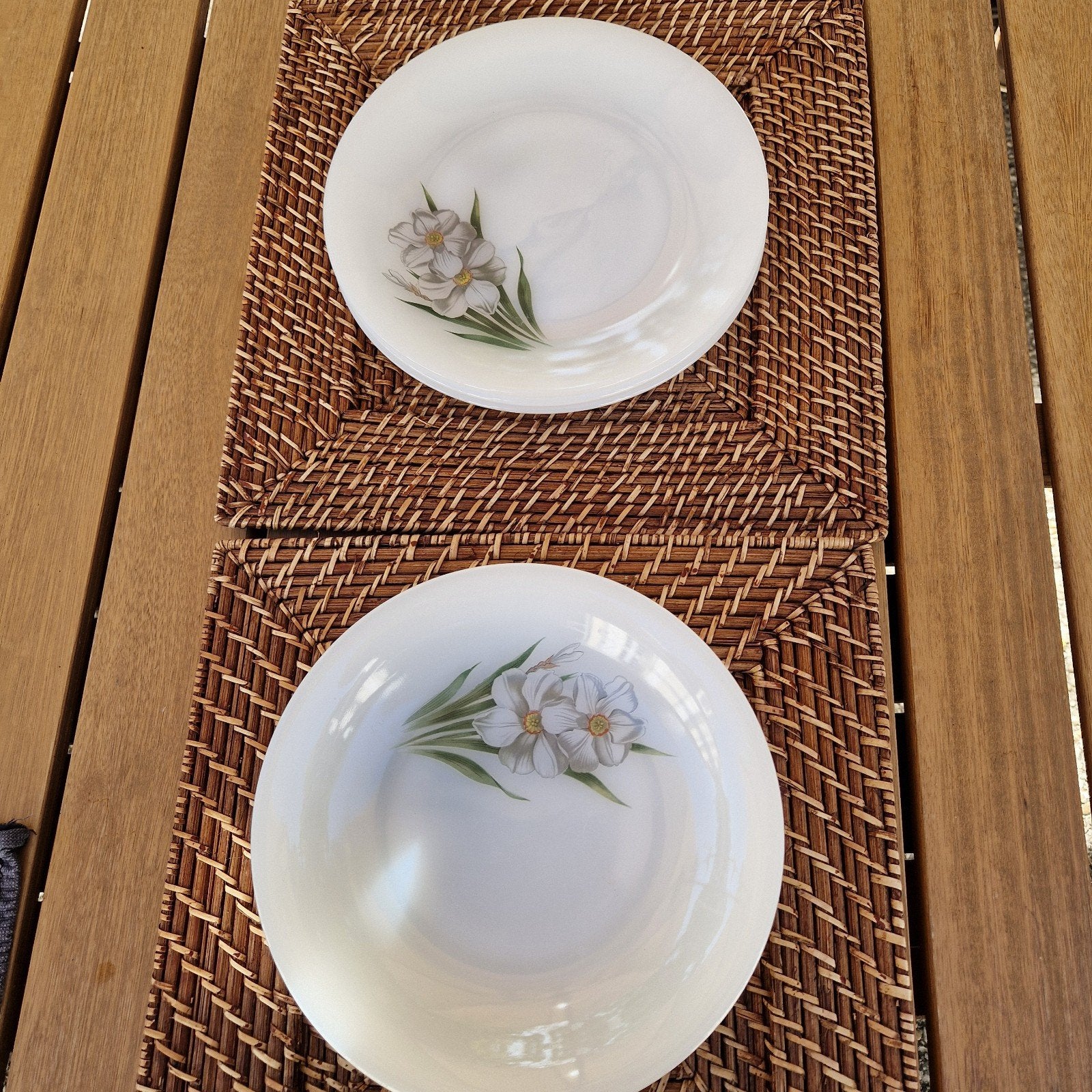lot de 10 assiettes Arcopal modèle jonquilles, Enlèvement ou Envoi