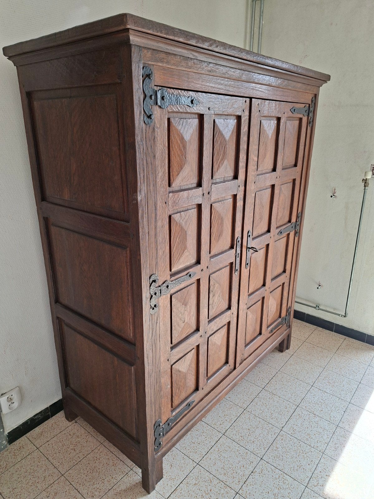 Armoire Espagnole., Enlèvement