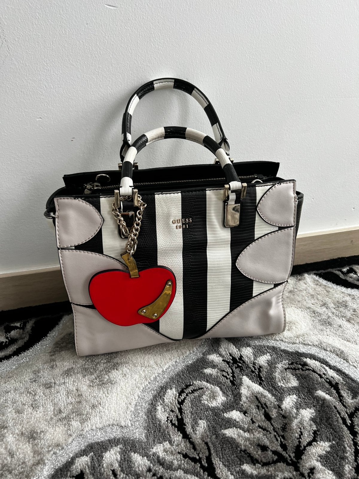 Guess handtas, Ophalen, Zo goed als nieuw, Handtas