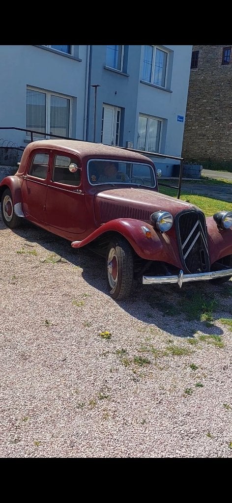 Citroen traction, Rouge, Citroën, Boîte manuelle, Berline