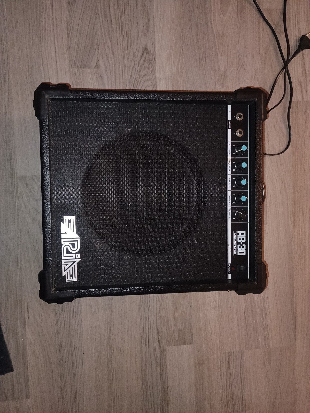 Aria AB-30, Ophalen, Gitaar