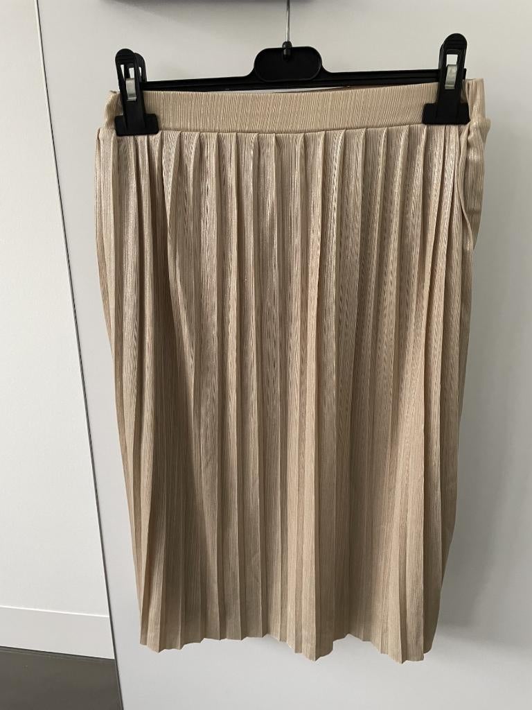 Jupe beige avec jupon taille 36, en parfait état, Enlèvement ou Envoi, Lola & Liza, Comme neuf, Sous le genou
