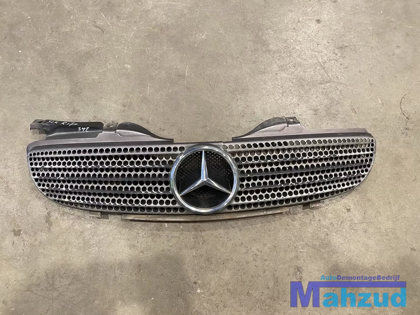MERCEDES SLK R170 Grille logo 1996-2004, Auto-onderdelen, Gebruikt, Mercedes-Benz AG, Mercedes-Benz, Mercedesstrasse 120
70372  Stuttgart, DE
