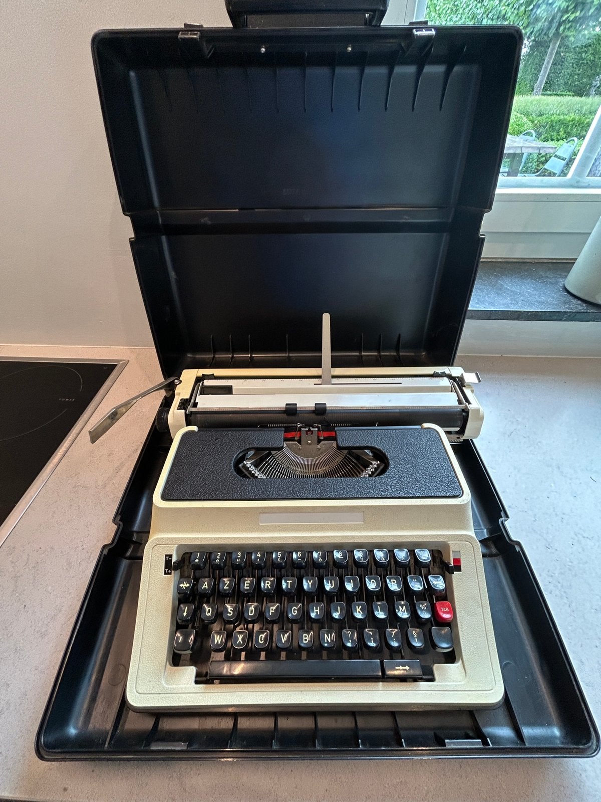 Machine à écrire mécanique A3 Silver Reed 500 avec étui, Enlèvement, Comme neuf