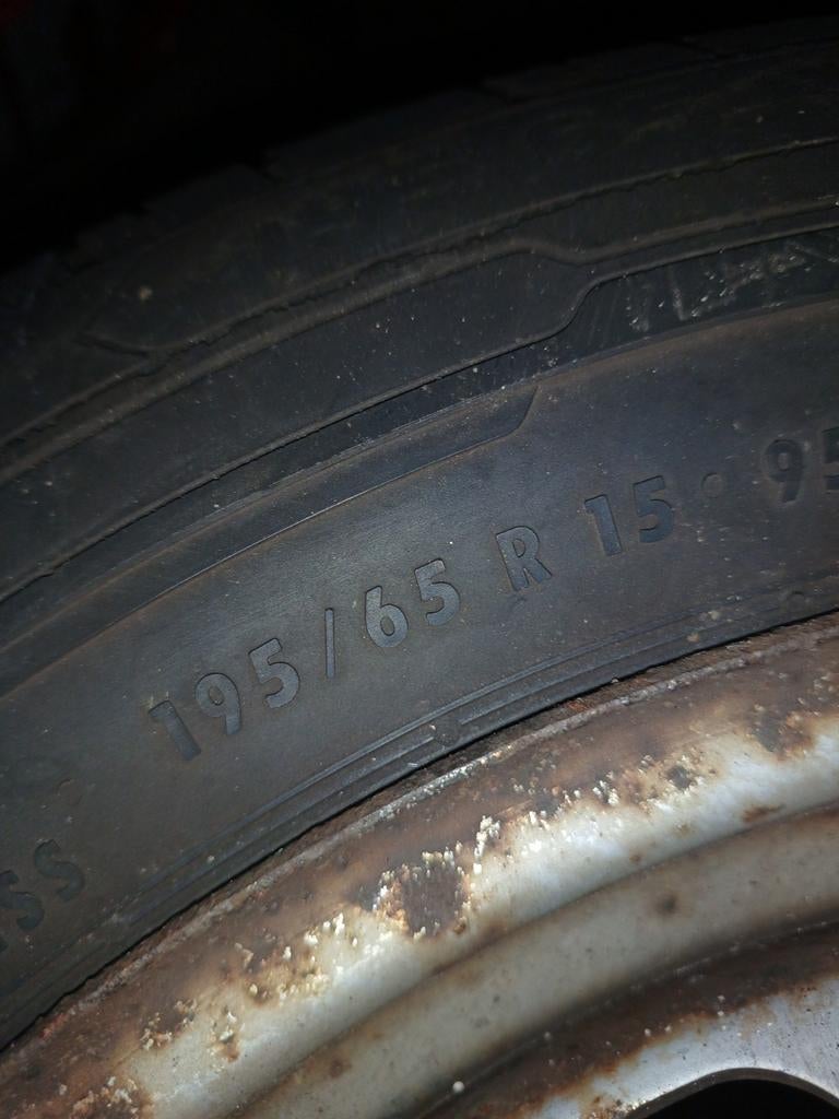 Banden met velgen volkswagen caddy, Ophalen