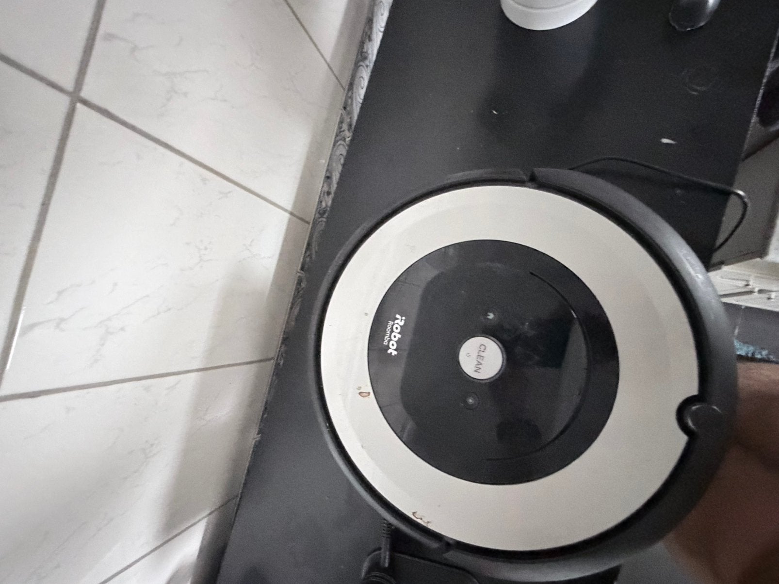 iRobot Roomba, Elektronische apparatuur, Stofzuigers, Gebruikt, Robotstofzuiger, iRobot, Bedienbaar via app, Oplaadstation, Ophalen