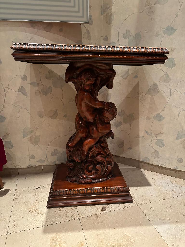 Tv meubel barok, Enlèvement