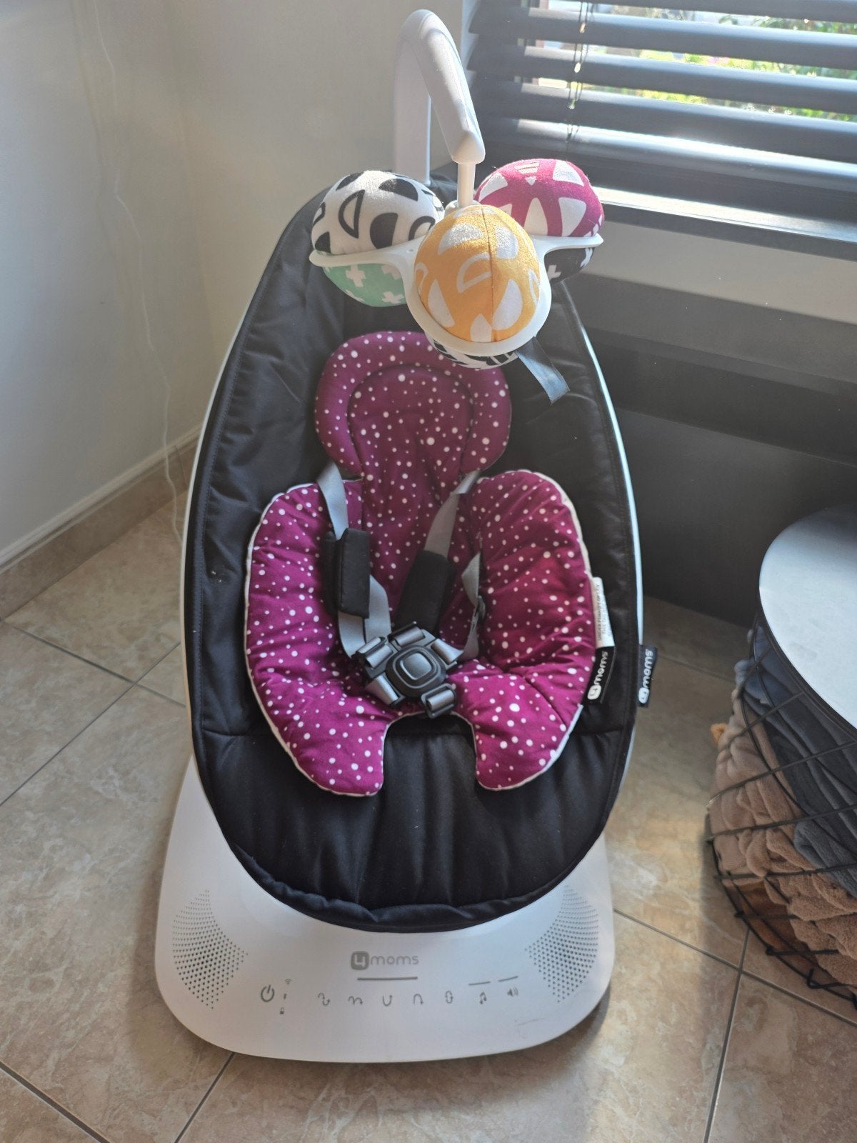 4moms mamaroo, Enfants & Bébés, Relax bébé, Enlèvement, Comme neuf, Avec ceinture(s)