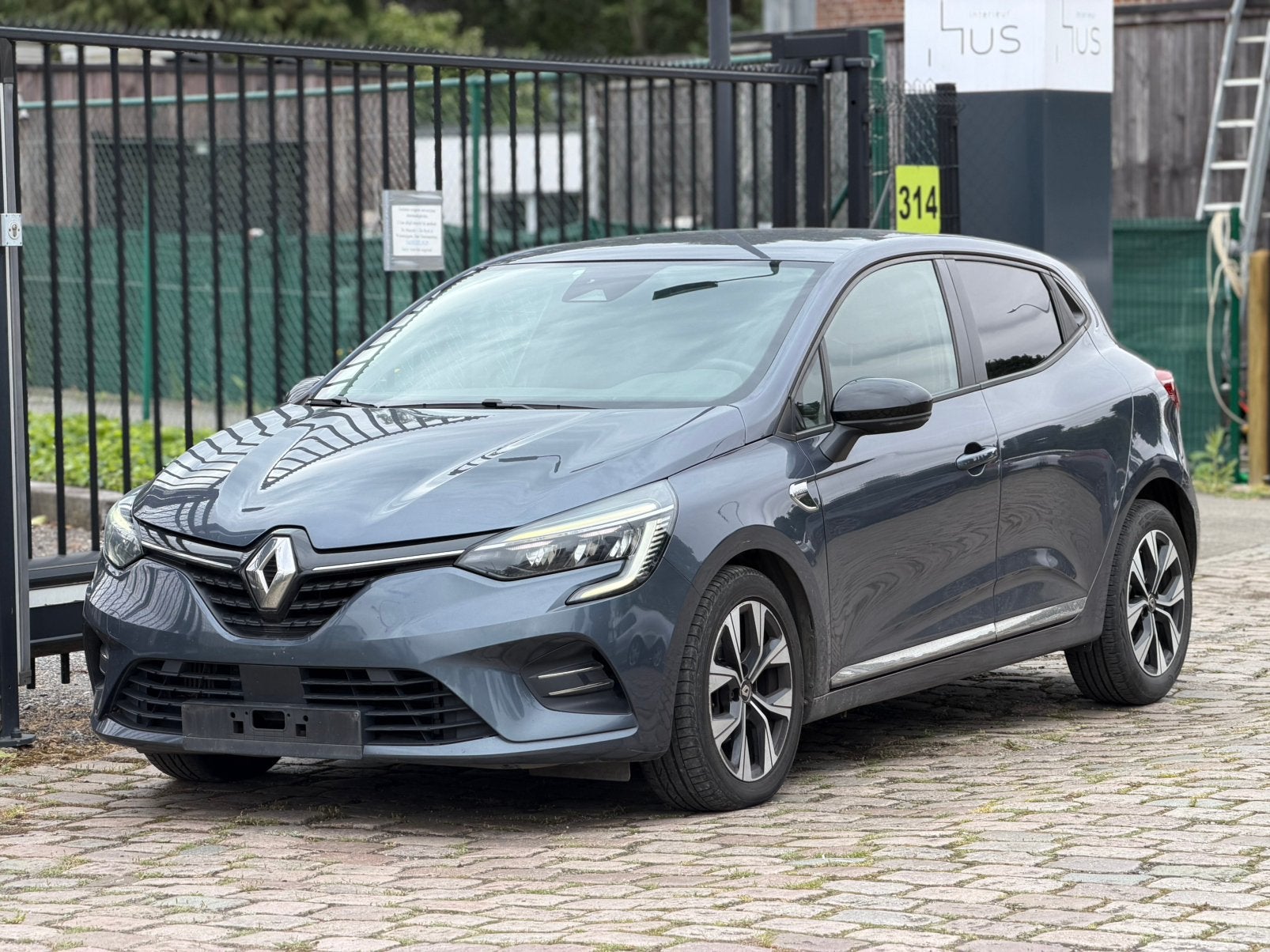 renault clio 2021 1.0 benzine 251865 km, Auto's, Renault, Bedrijf, Te koop, Clio, Airbags, Airconditioning, Automatische klimaatregeling
