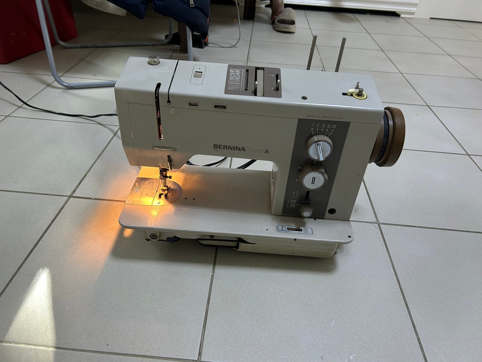 Bernina 940 zonder tafel, Hobby & Loisirs créatifs, Enlèvement, Comme neuf, Bernina