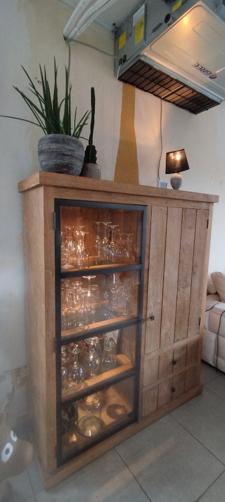 Kleine vitrine kast in landelijke stijl., Enlèvement, Comme neuf, Avec tablette(s)
