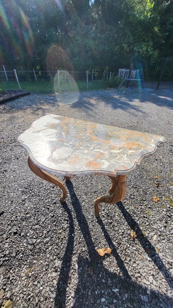 Élégante table basse ancienne avec plateau en marbre, Antiquités & Art, Enlèvement