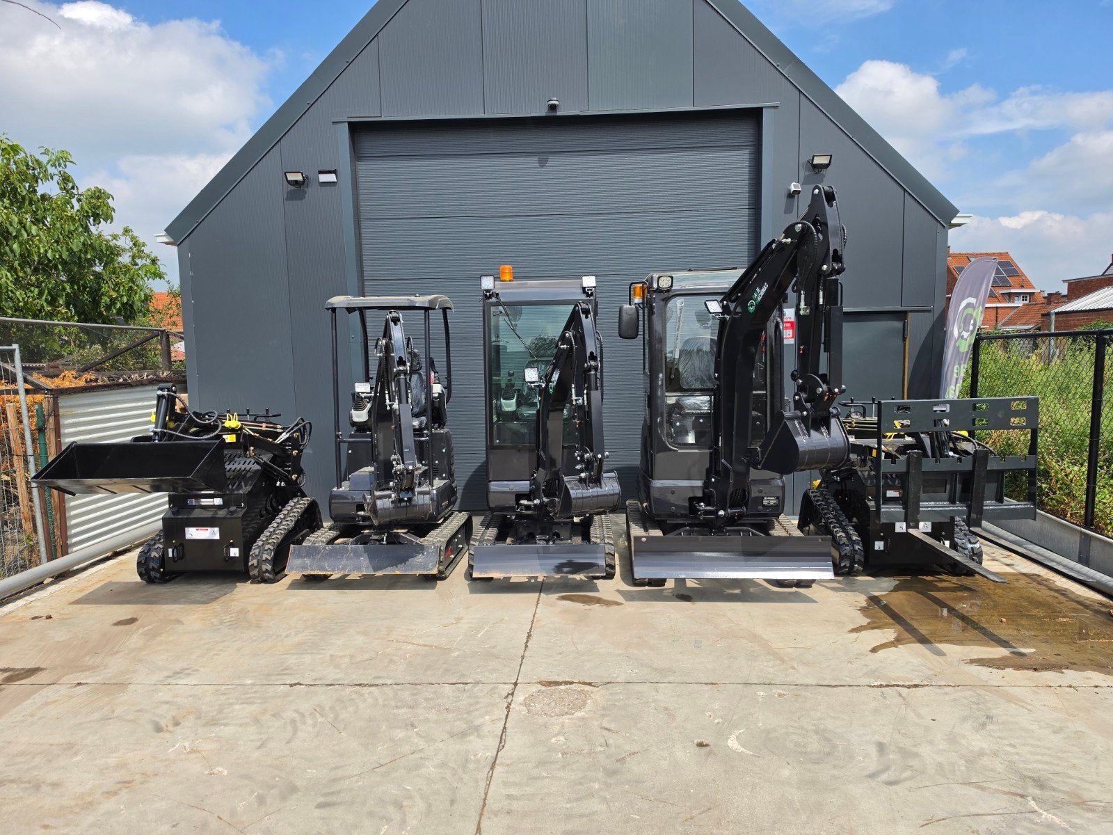 MACHINE HUREN? MINIGRAVERS – SKIDSTEER – AANHANGWAGENS, Ophalen