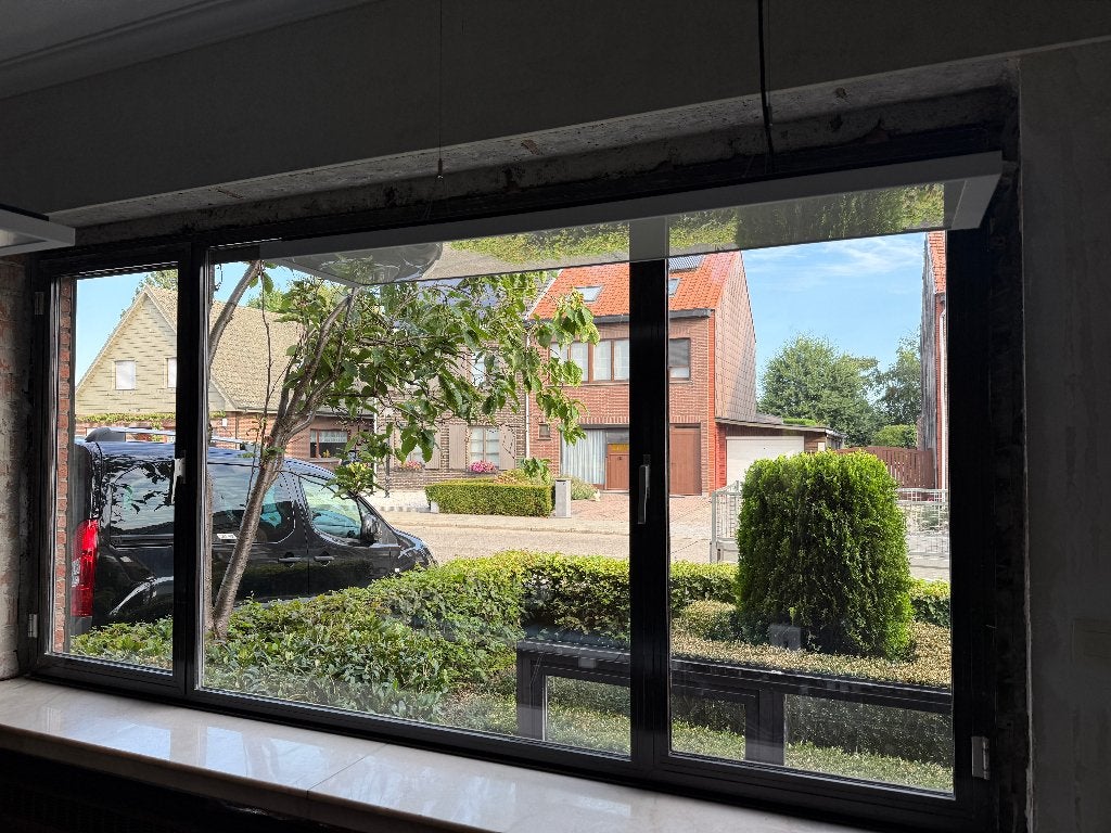Bruin aluminium raam, Doe-het-zelf en Bouw, Ophalen, Gevelraam of Ruit, Gebruikt, 120 tot 160 cm