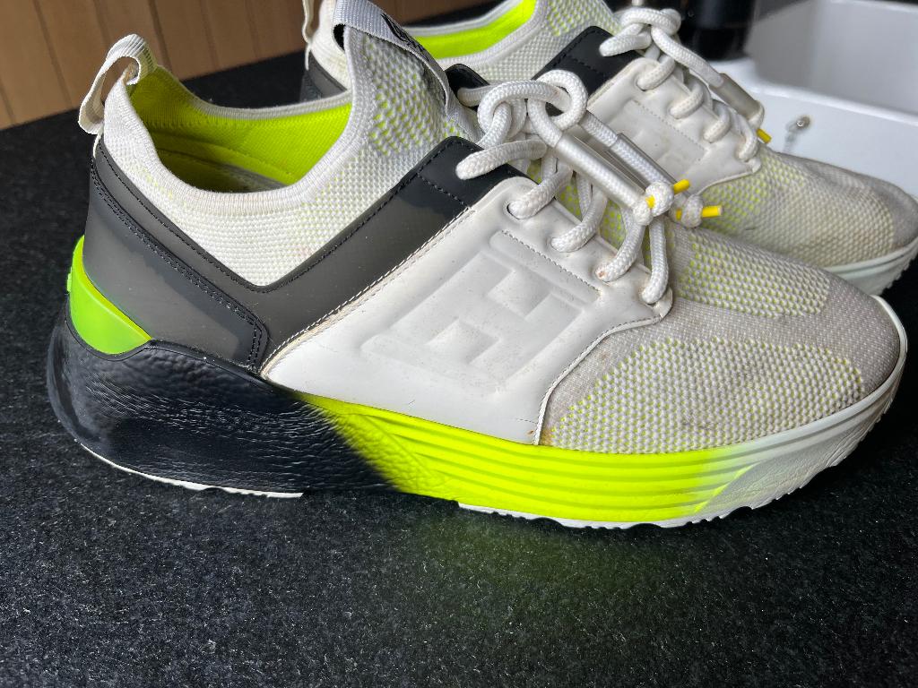 Hogan sneakers, Vêtements | Hommes, Chaussures, Hogan, Enlèvement, Porté, Blanc