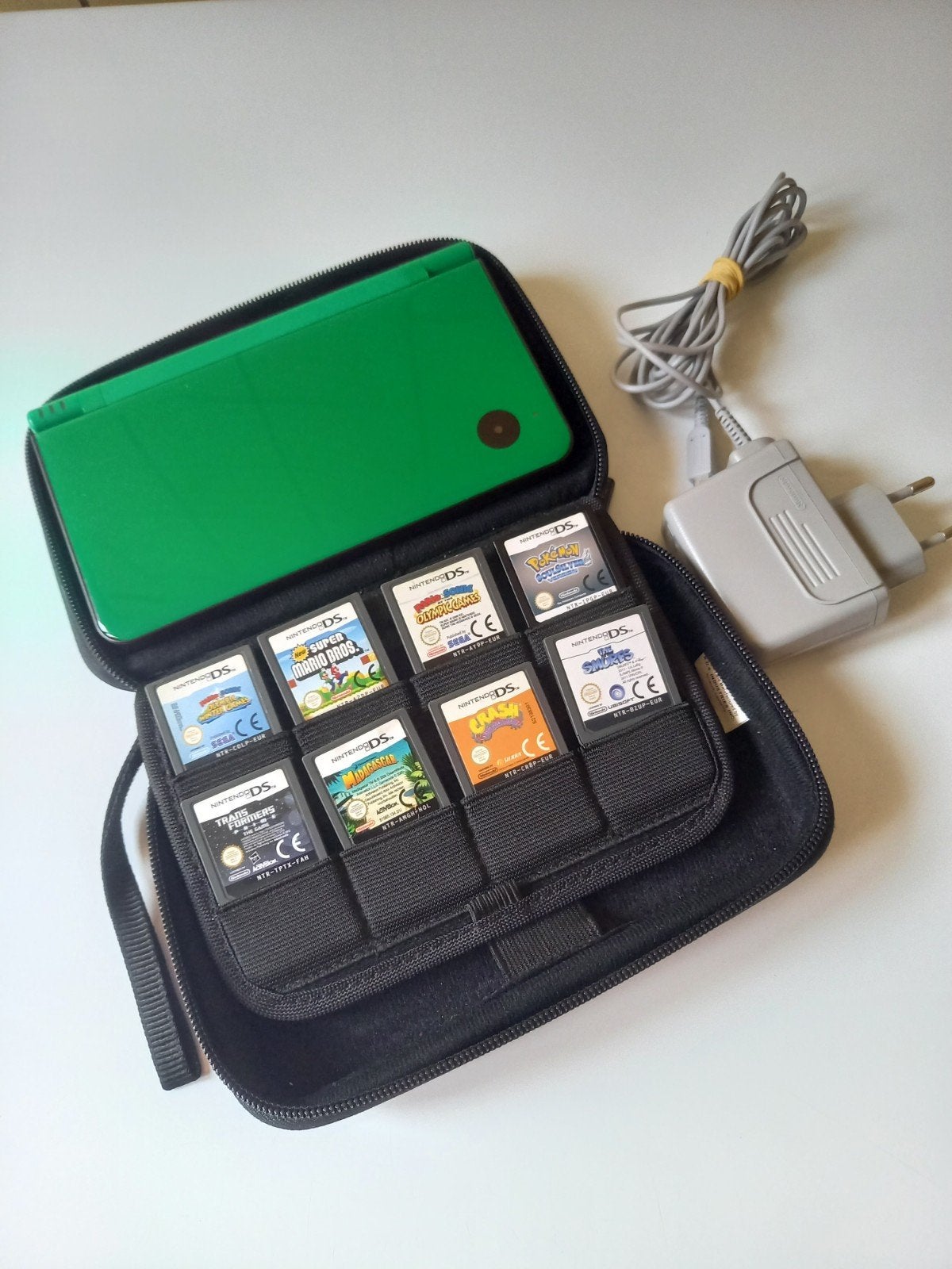 Nintendo DS XL met acht spellen, Consoles de jeu & Jeux vidéo, Consoles de jeu | Nintendo 2DS & 3DS, Enlèvement ou Envoi