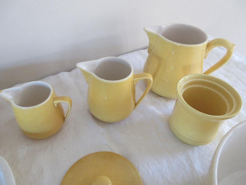 De la vaisselle Villeroy & Boch La Louvière couleur jaune, Antiquités & Art, Enlèvement