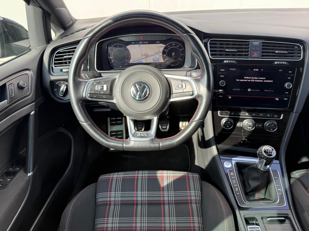 VW GOLF 7.5 GTI - PANO - KEYLESS - CAMERA - ACC - CARPLAY, Voorwielaandrijving, 4 cilinders, Zwart, Bedrijf