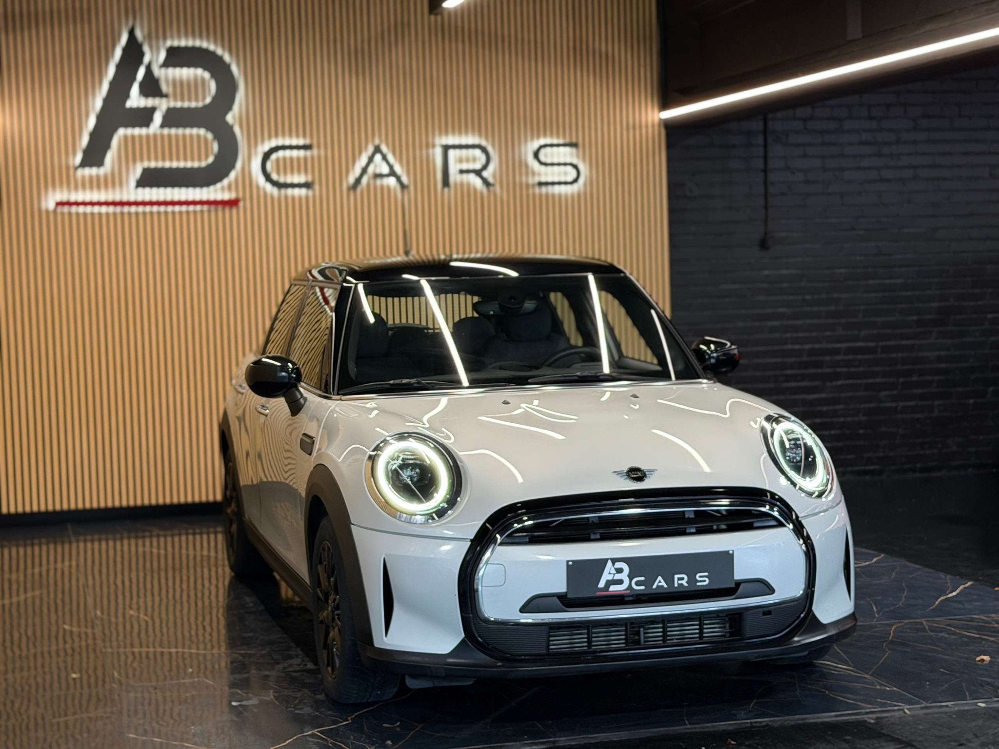 MINI Cooper 1.5I SPORT - 5 PORTES * GARANTIE 12 MOIS *, Auto's, 100 kW, Adaptive Cruise Control, Gebruikt, Euro 6