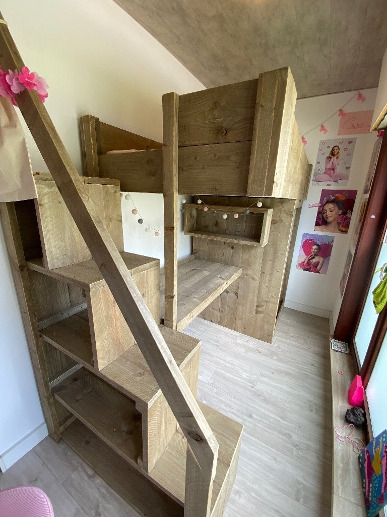 Steigerhouten hoogslaper in topstaat, Maison & Meubles, Chambre à coucher | Lits superposés & Lits mezzanines, Comme neuf, Lit mezzanine