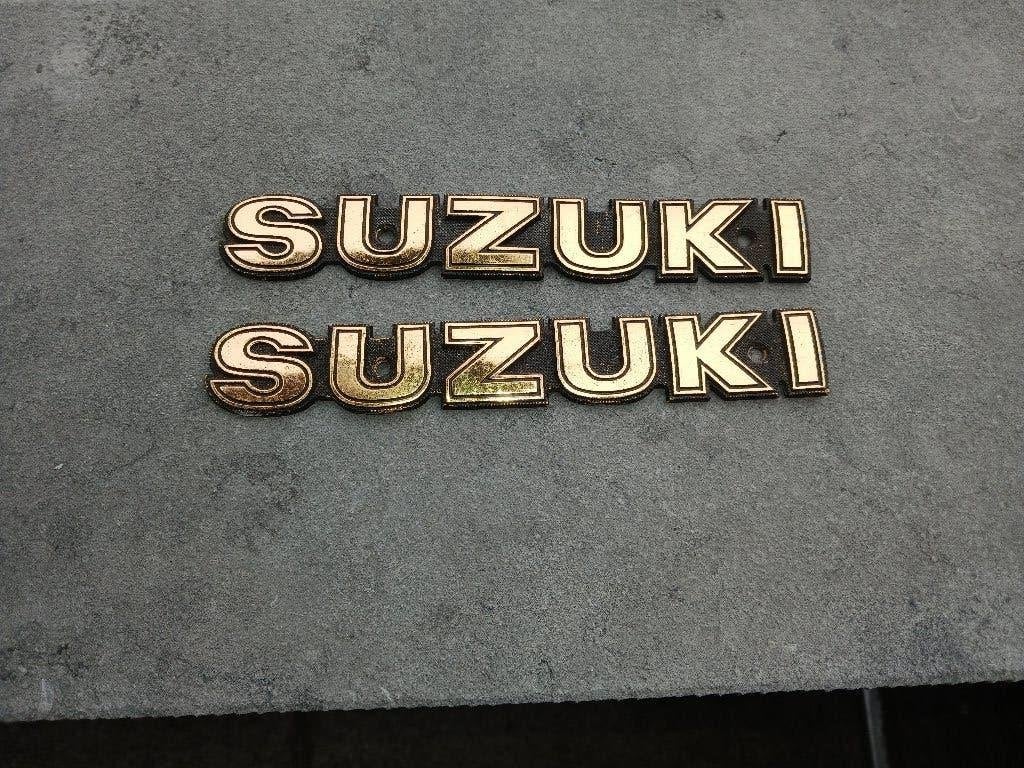 Suzuki moto embleem, Motoren, Ophalen of Verzenden, Gebruikt