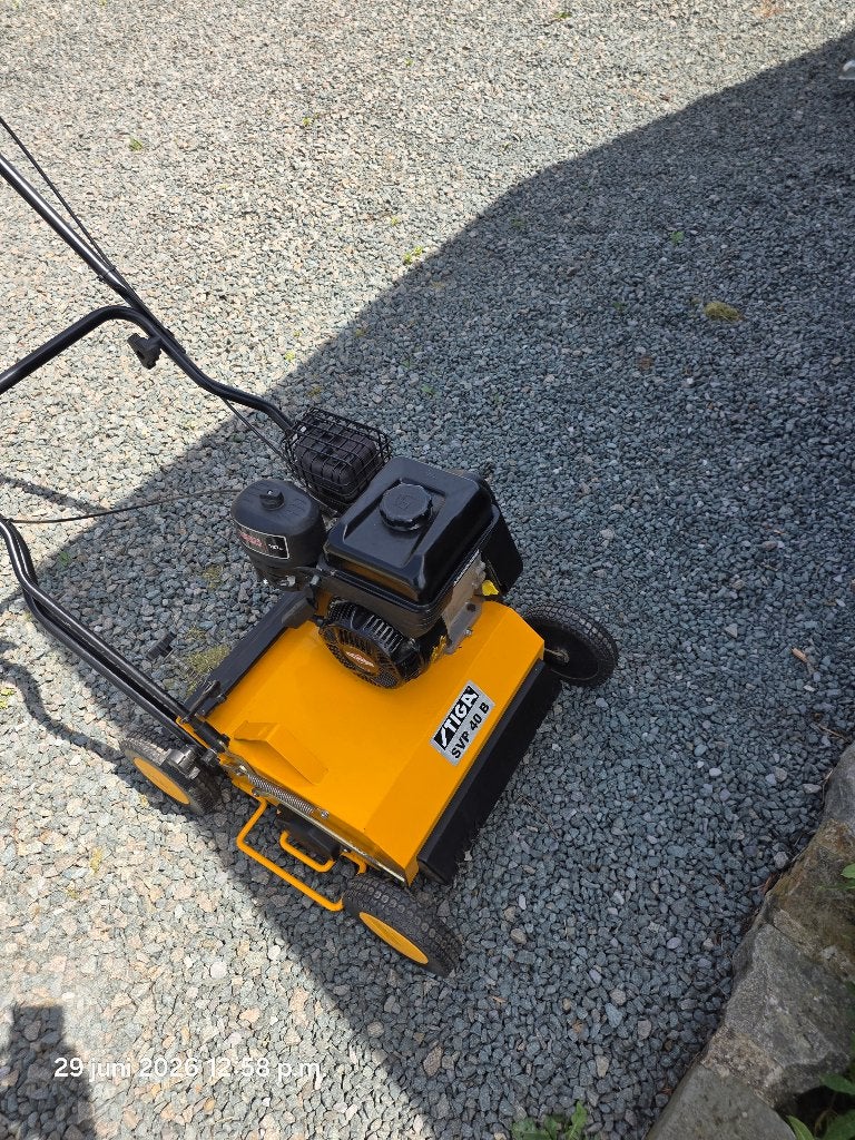 Verticuteer, Tuin en Terras, Ophalen, Zo goed als nieuw, Benzine, Stiga