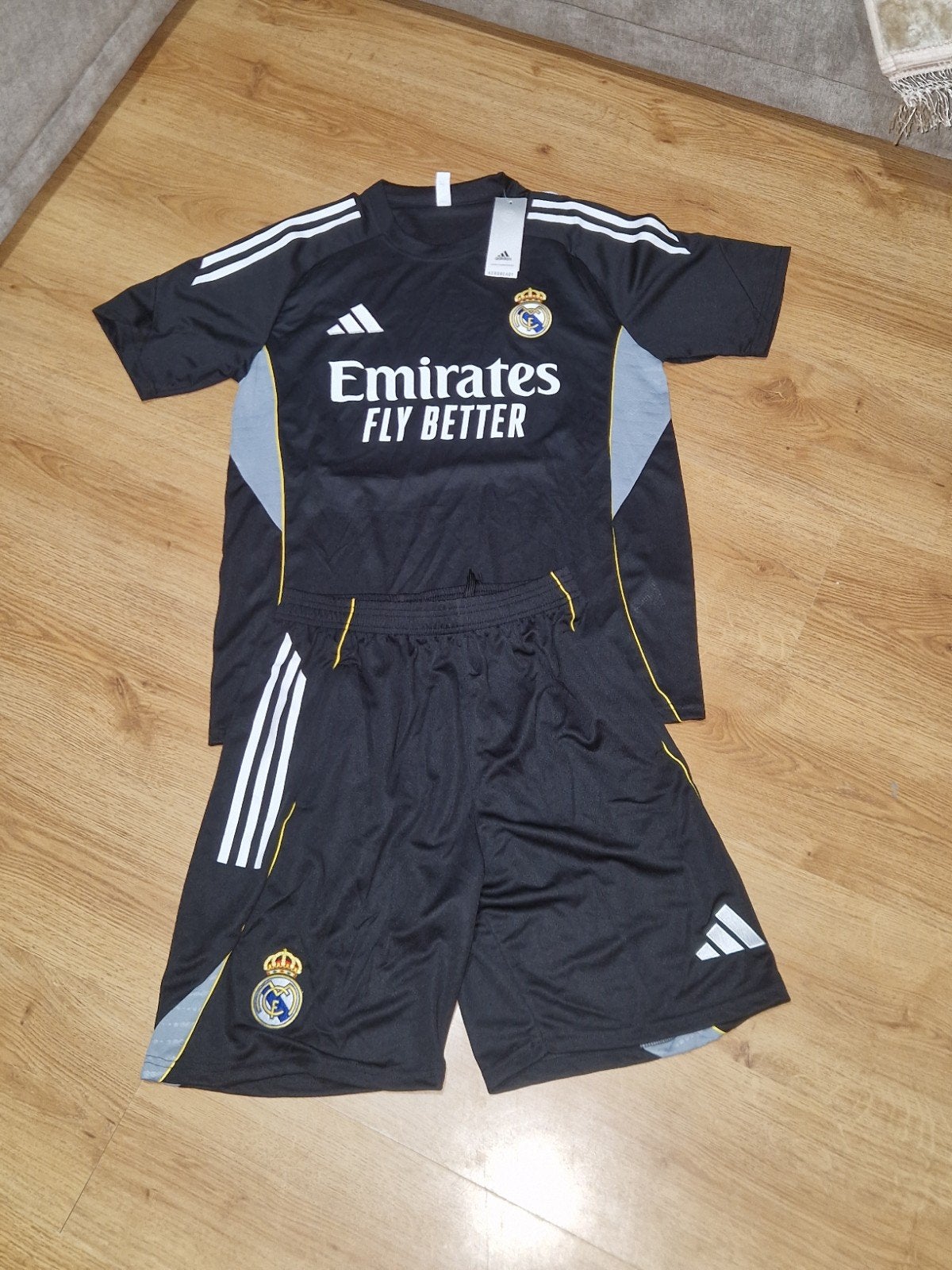 Nouveau set d'entraînement du Real Madrid 2025/2026 - Taille, Taille L, Enlèvement ou Envoi, Neuf, Maillot