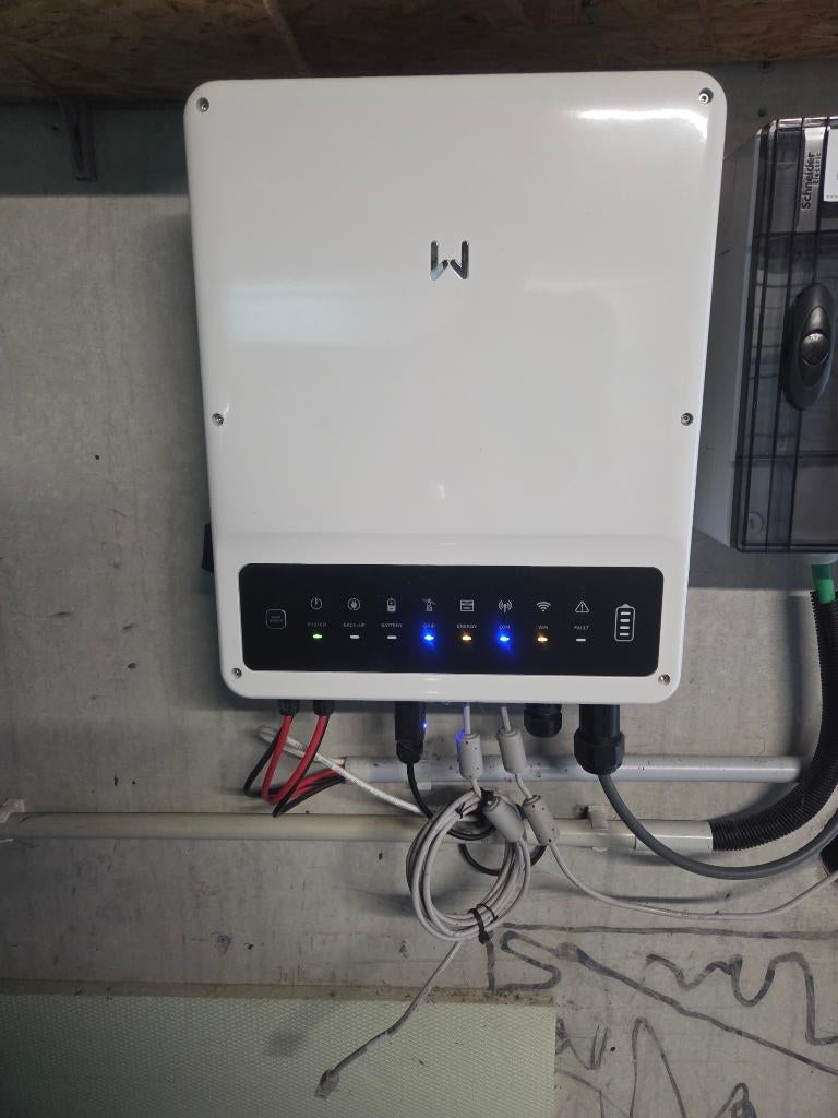 GoodWe GW5000-EH Hybride Omvormer + Smart Meter (Monofasig), Doe-het-zelf en Bouw, Zonnepanelen en Toebehoren, Ophalen, Zo goed als nieuw