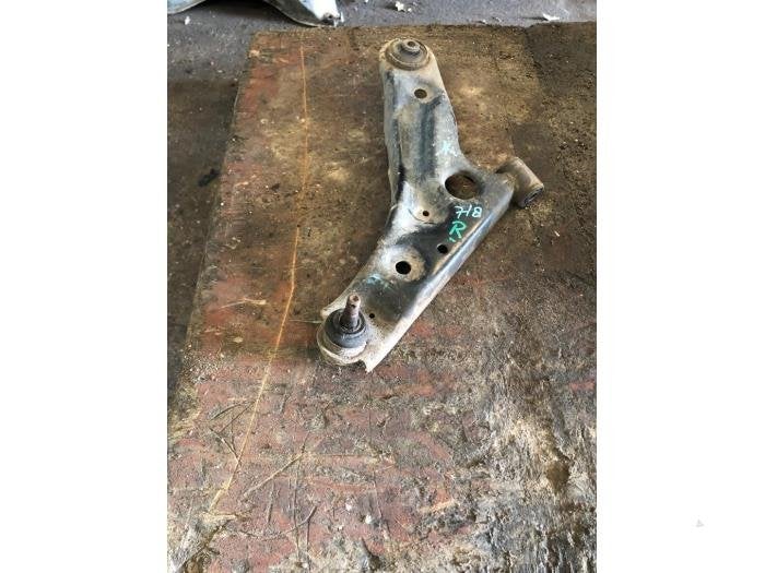 Bras de suspension avant droit d'un Suzuki Alto, -, 3 mois de garantie, Utilisé, -