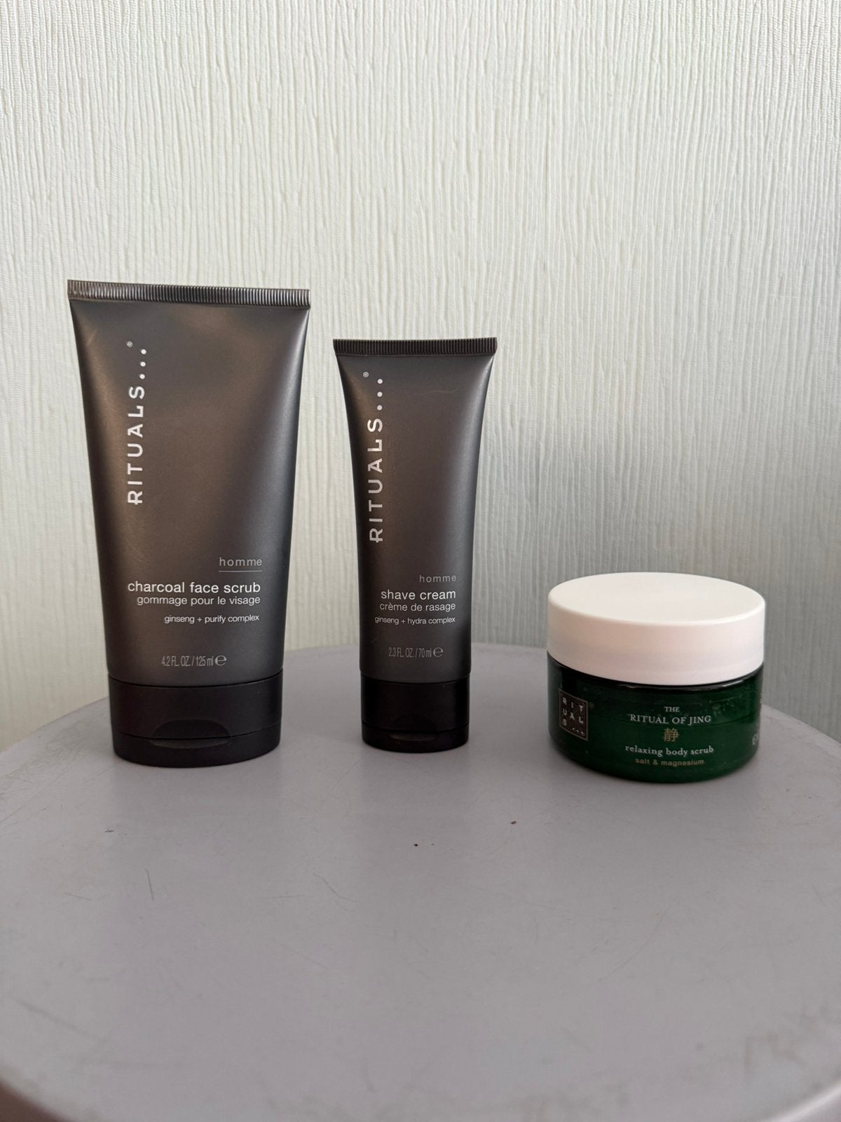 Rituals Homme set - Charcoal Scrub, Shave Cream & Body Scrub, Enlèvement ou Envoi, Neuf, Tout le visage, Soins