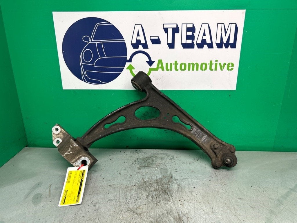 BRAS DE SUSPENSION AVANT DROIT (TRIANGLE) Touran (1T1 / T2), Volkswagen, Volkswagen AG, Utilisé, Kundenbetreuung@volkswagen.de