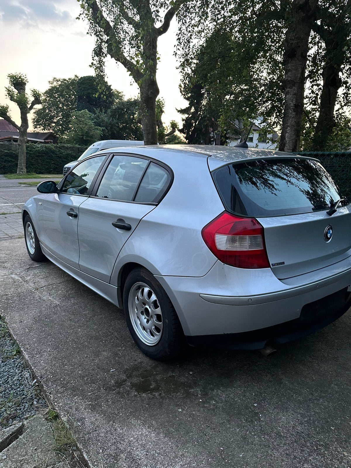 BMW 118D Euro4 BMW 2006, Argent ou Gris, Achat, Boîte manuelle, Noir