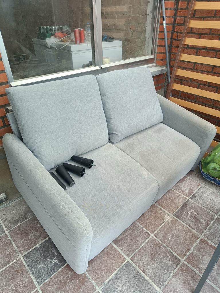 Fauteuil Ikea, Enlèvement