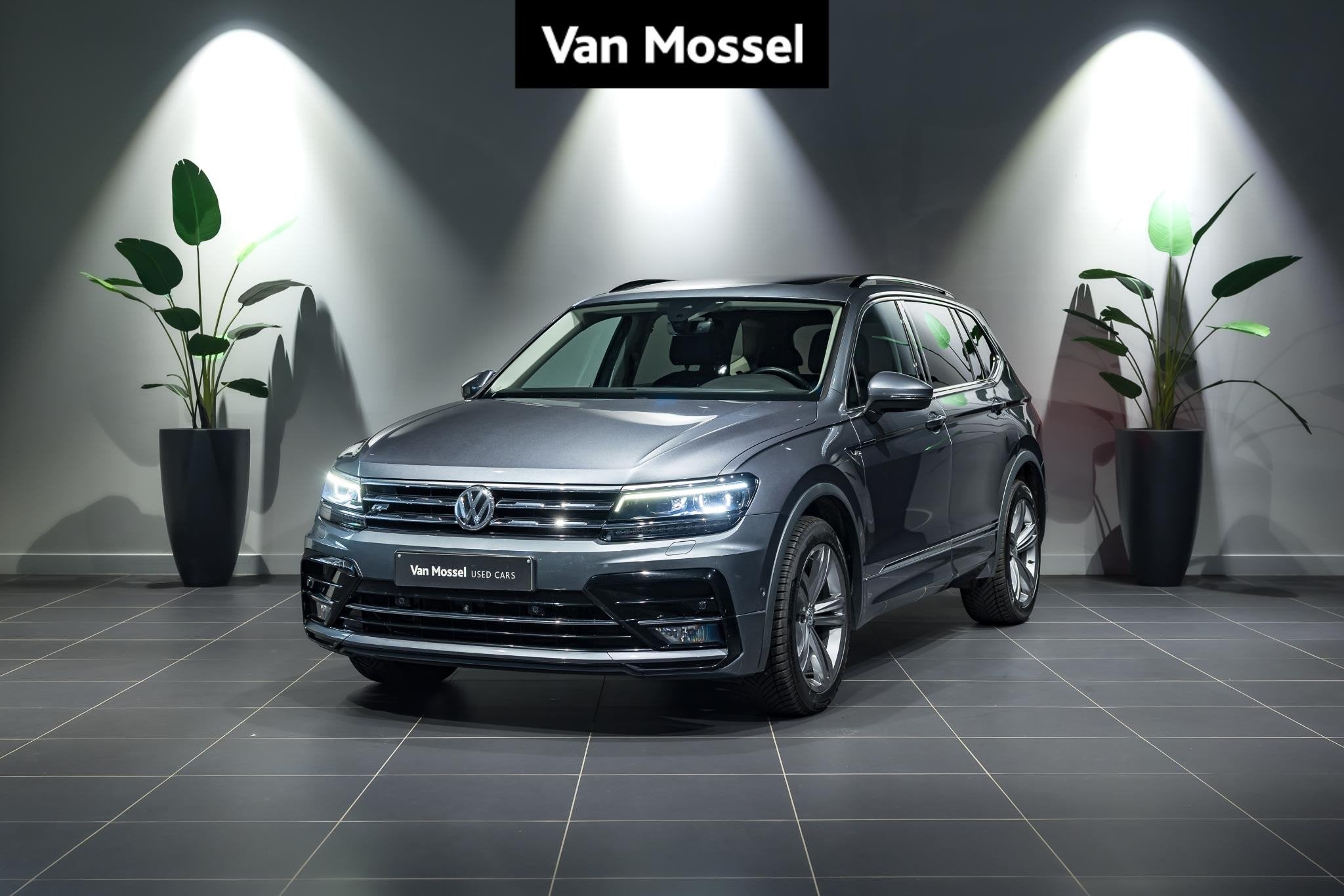 Volkswagen Tiguan Allspace 2.0 TDI DSG R-Line PANODAK | STUU, Stof, Gebruikt, 4 cilinders, 2000 kg