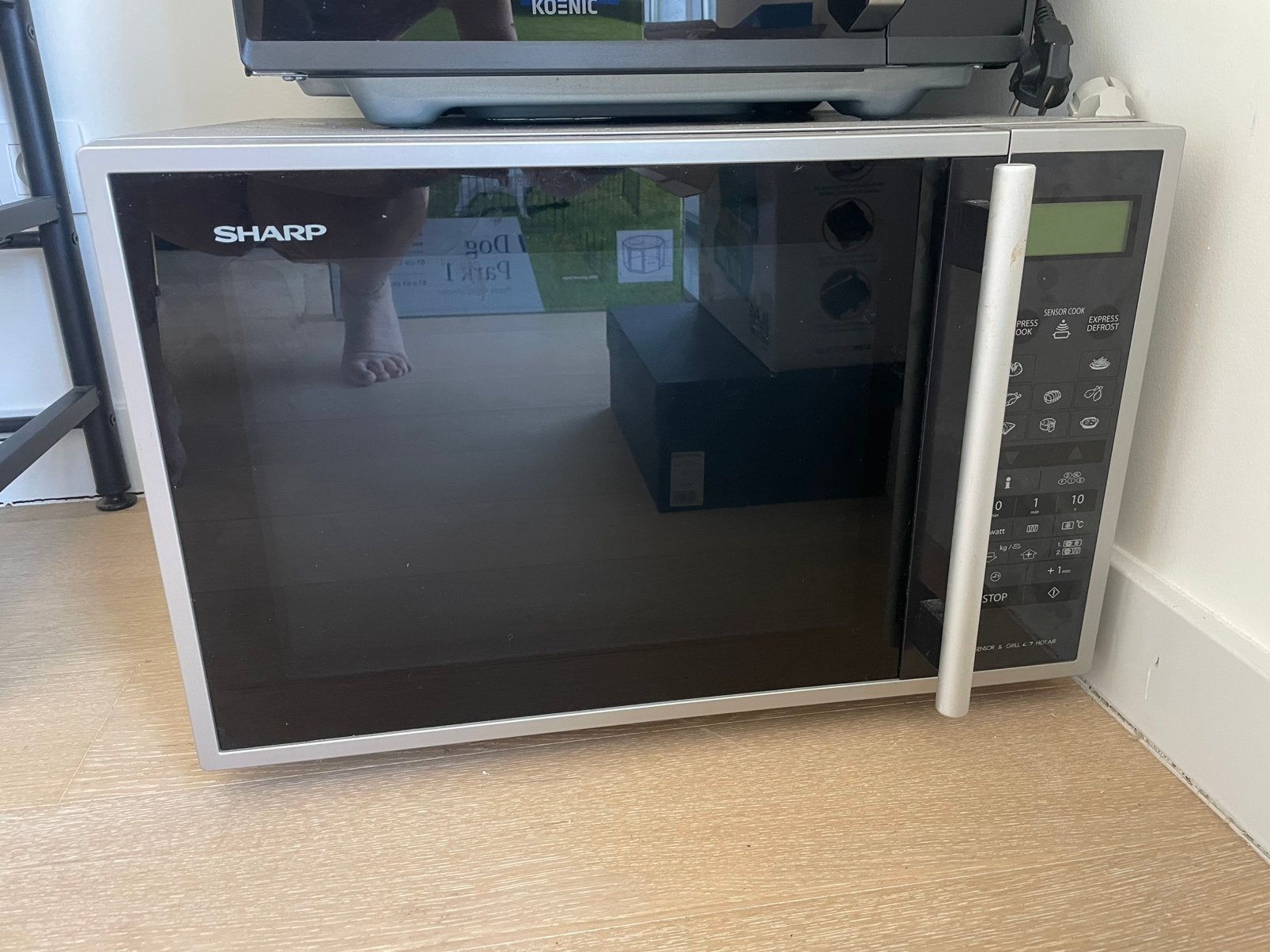 Sharp - Microgolf, Elektronische apparatuur, Microgolfovens, Ophalen, Microgolfoven, Zo goed als nieuw, Draaiplateau