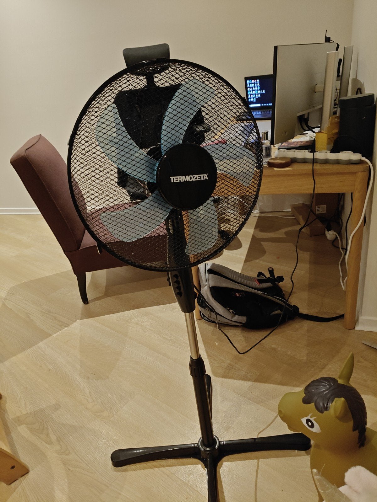Fan, Elektronische apparatuur, Ophalen, Zo goed als nieuw, Vloerventilator