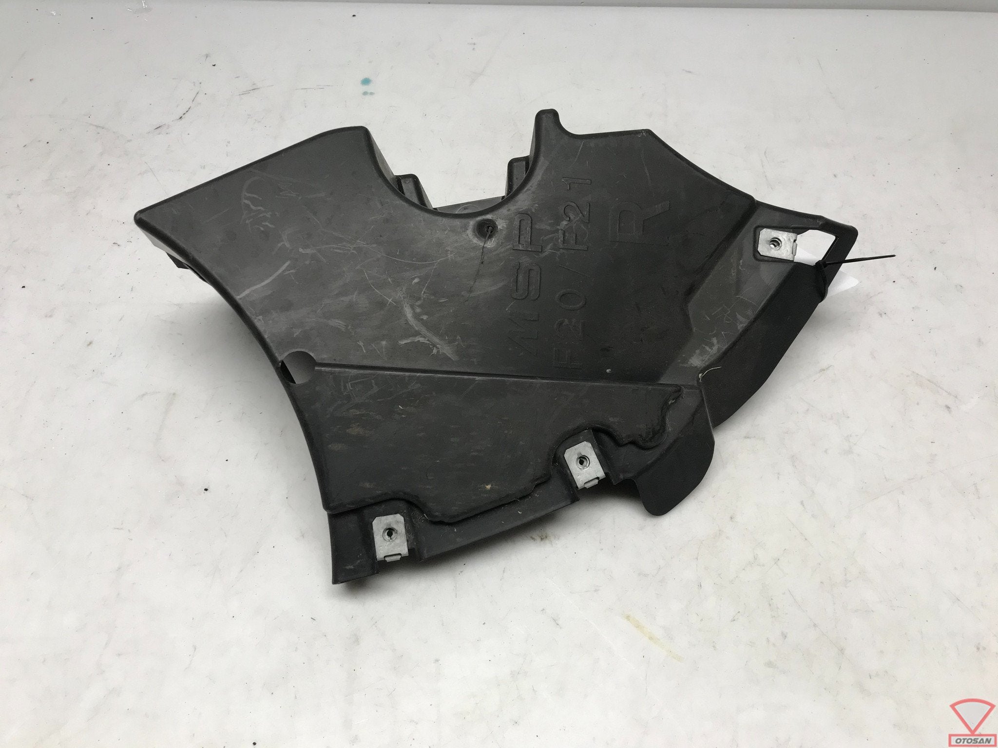 BMW 1 Serie F20 LCI M Achterbumper Houder Rechts 51758055220, Auto-onderdelen, Petuelring 130
80788  Munich, DE, Gebruikt, Info@bmw.de